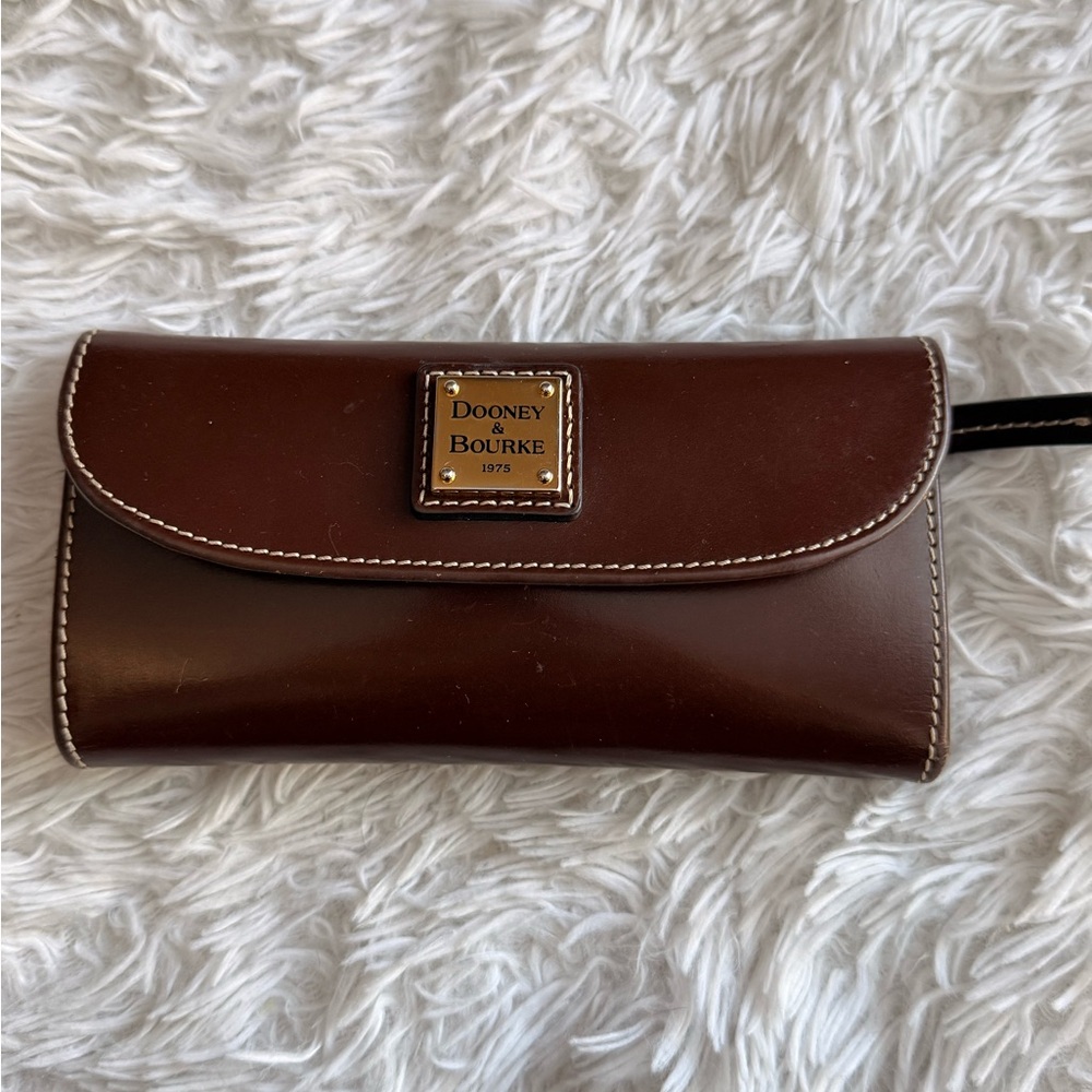 Dooney & Bourke Satchel Bag in Brown w/ Long Strap & Matching Wallet - Picture 10 of 12